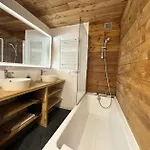 Апартаменты Le Balcon Des Ecrins - Un Sejour Unique Face Aux Montagnes. Mae-8593 *